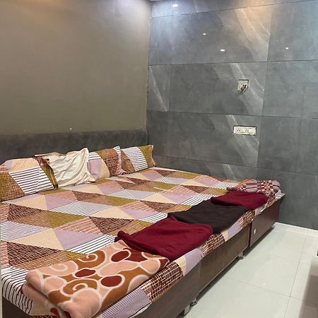 Satguru Guest House Ujjain Zewnętrze zdjęcie