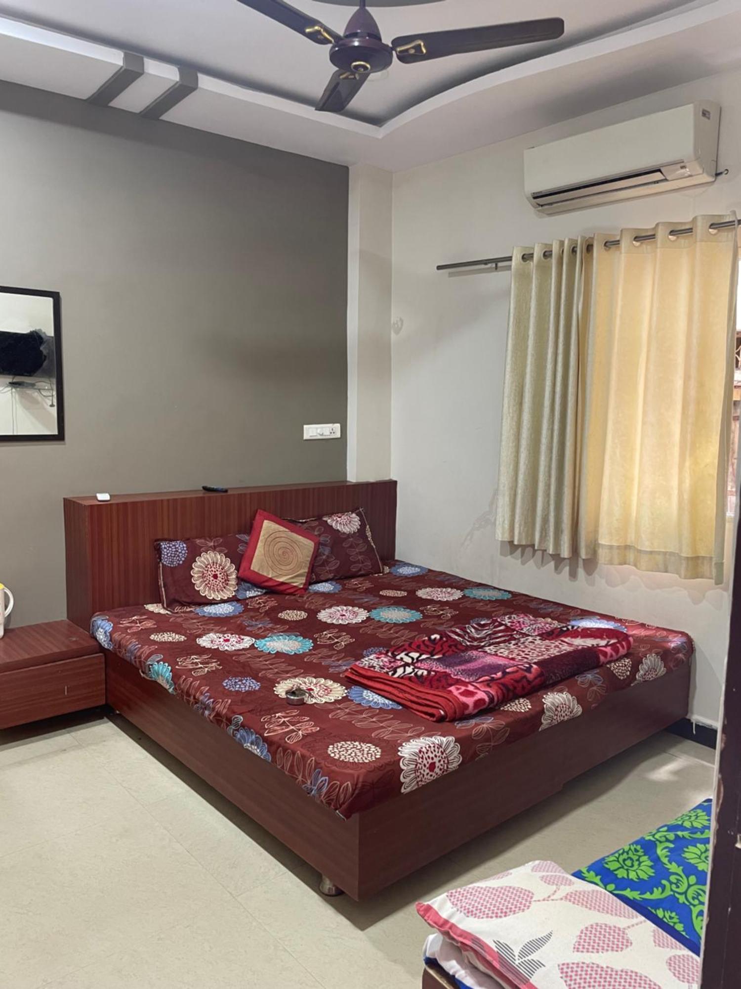 Satguru Guest House Ujjain Zewnętrze zdjęcie