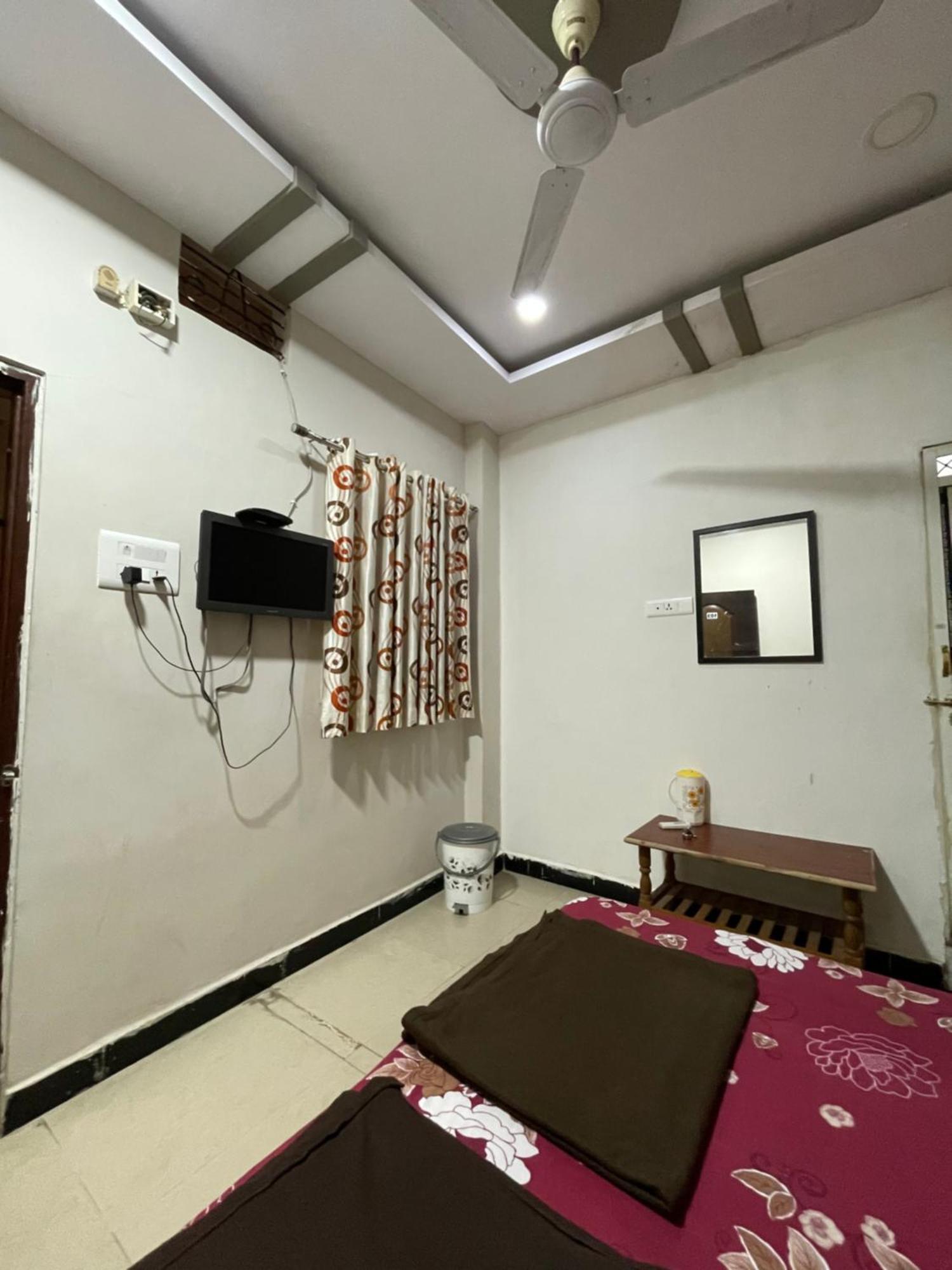 Satguru Guest House Ujjain Zewnętrze zdjęcie