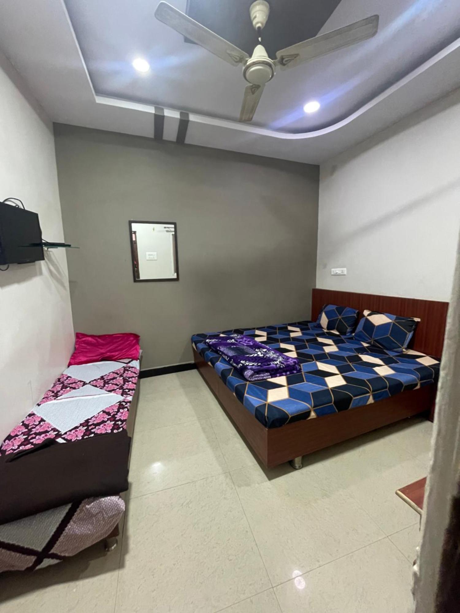 Satguru Guest House Ujjain Zewnętrze zdjęcie
