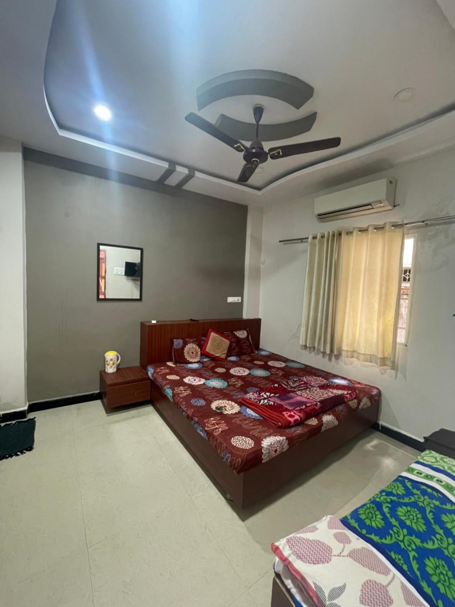 Satguru Guest House Ujjain Zewnętrze zdjęcie